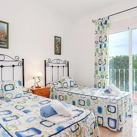 Sleeps 20 Pool Air Con Wifi Villa